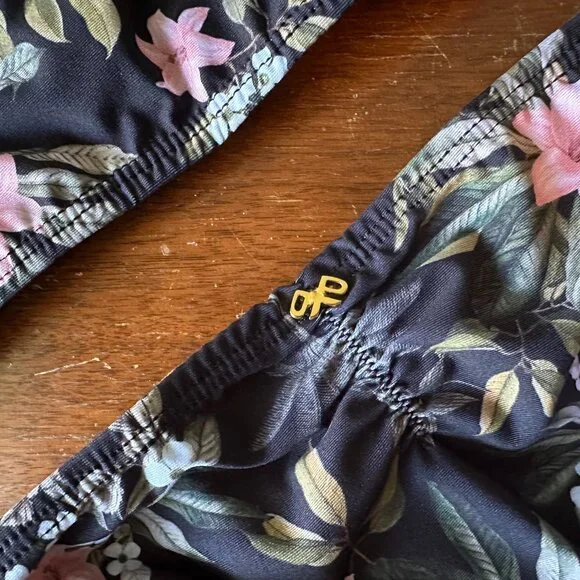 PQ SWIM KIDS {NWT} Gasparilla Flutter Bikini | 4 | black floral - Picture 3 of 5
